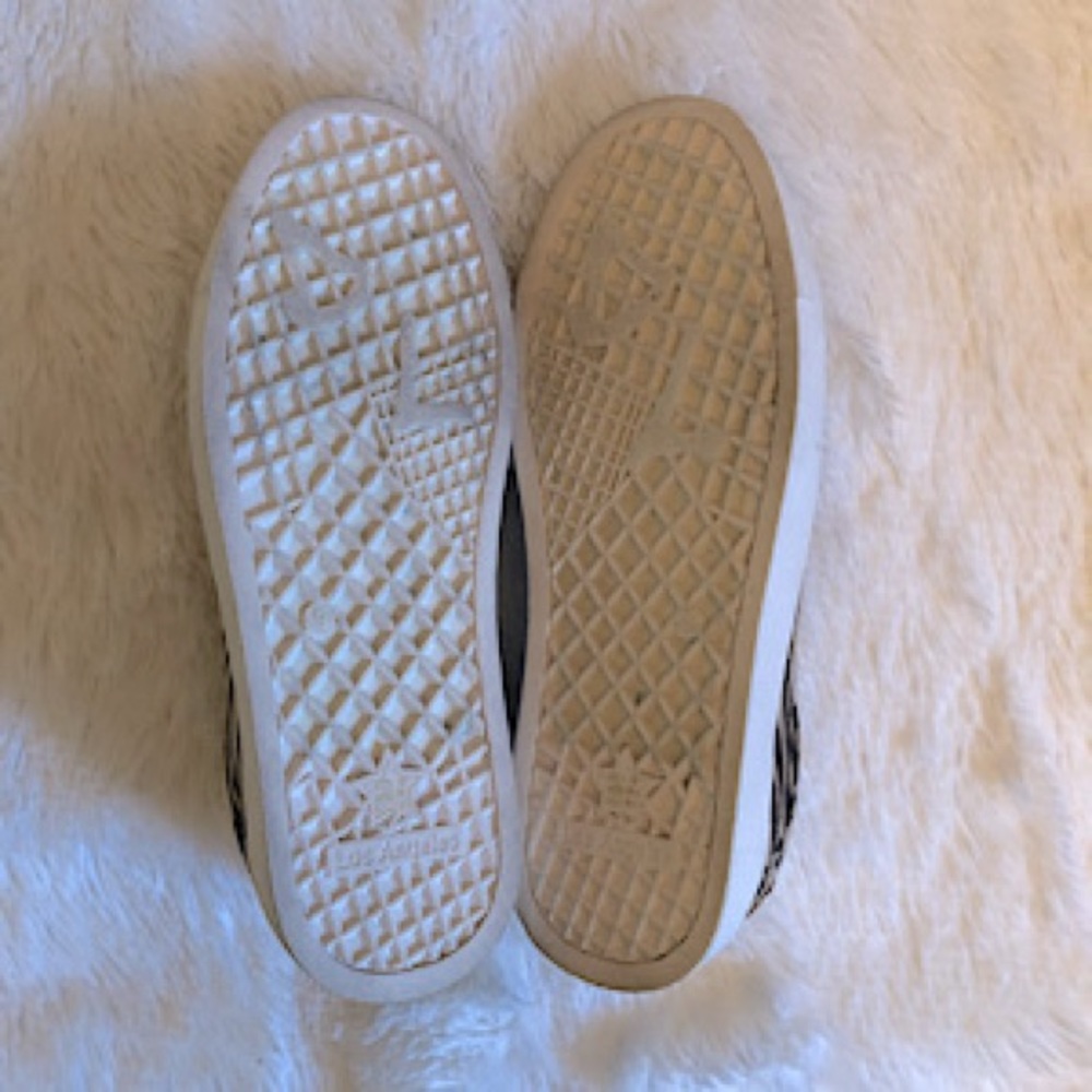 “NEW” Dirty Laundry Embark Sneaker - Picture 9 of 9